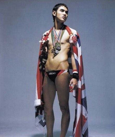 黄晓明<em>内裤</em>广告疑PS 揭男星喷火内衣<em>代言照</em>_