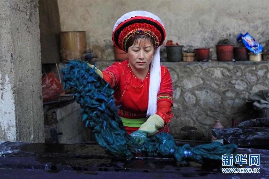 （图片故事）（6）白族夫妻传承千年扎染技艺