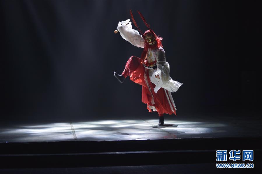 （XHDW）（2）中国非遗舞剧《傩·情》亮相阿尔巴尼亚