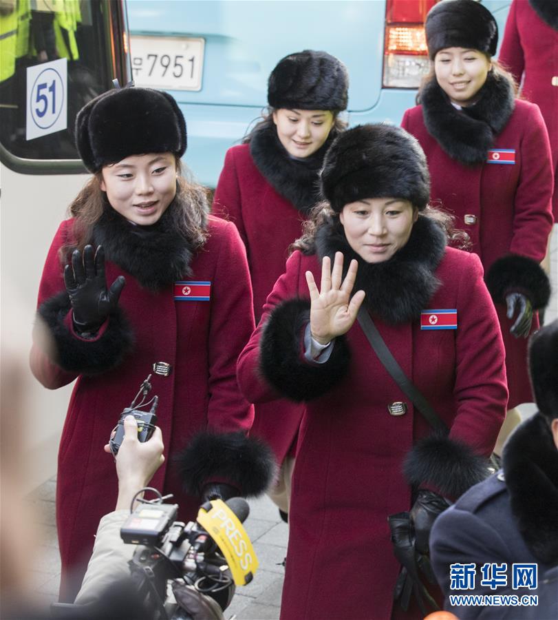 （冬奥会）（3）朝鲜拉拉队、奥委会官员等抵达韩国