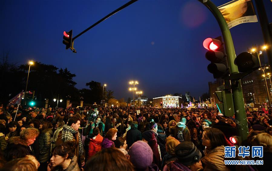 （国际）（2）西班牙举行妇女节大游行 