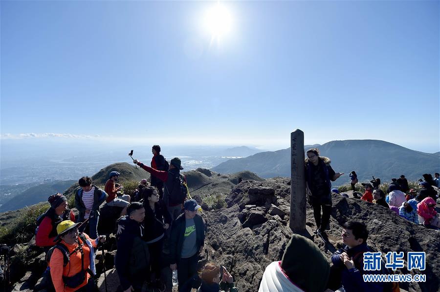 （社会）（1）台北阳明山：春日美景醉游人