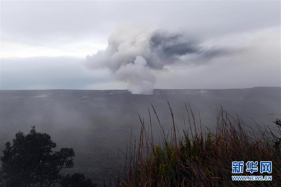 （国际）夏威夷基拉韦火山喷出火山灰