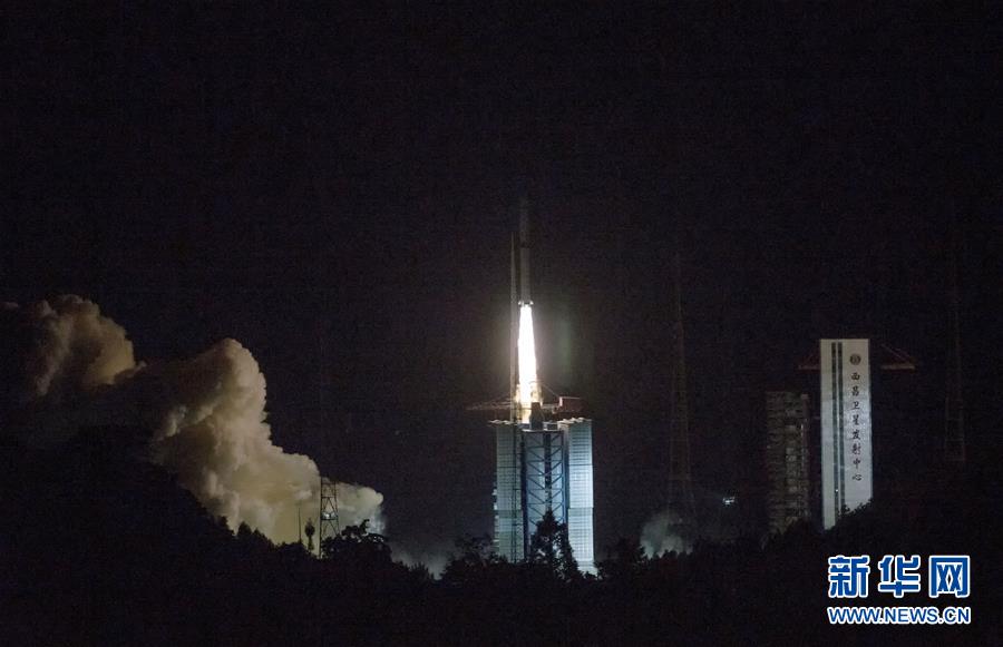 （图文互动）嫦娥四号中继星成功发射　将搭建地月“鹊桥”