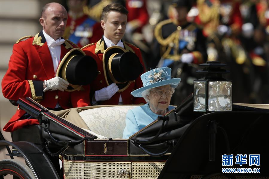 （国际）（2）英女王生日庆典在伦敦举行
