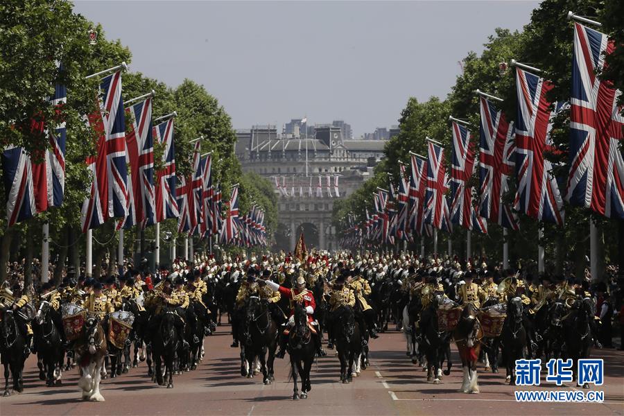 （国际）（6）英女王生日庆典在伦敦举行