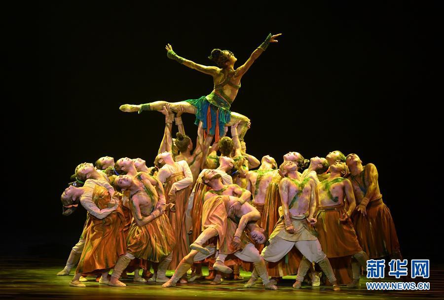 第十二届中国舞蹈荷花奖古典舞终评演出在河南洛阳举行