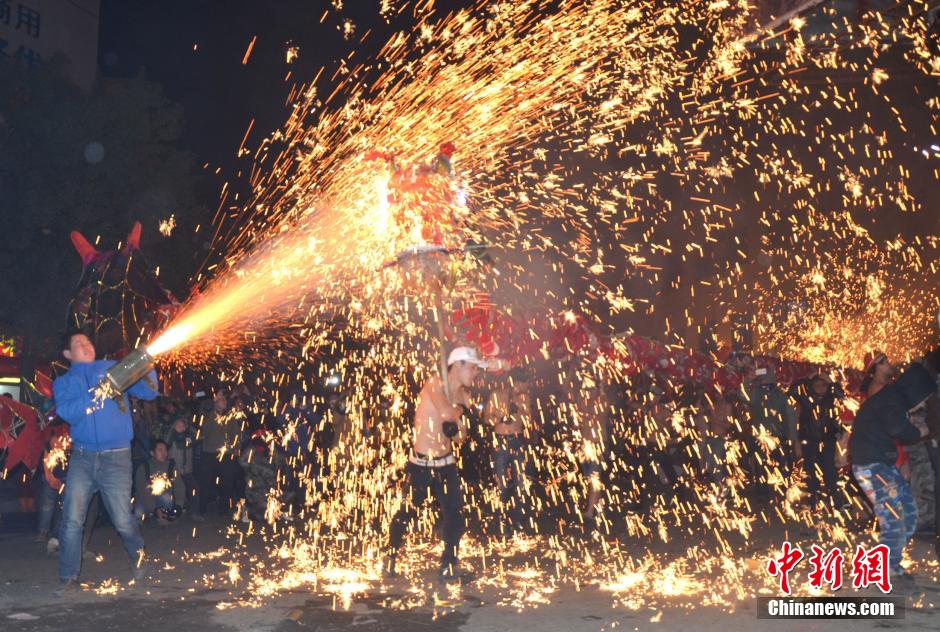 盤點全國各地鬧花燈 雲南彌渡密祉正月十五熱鬧非凡