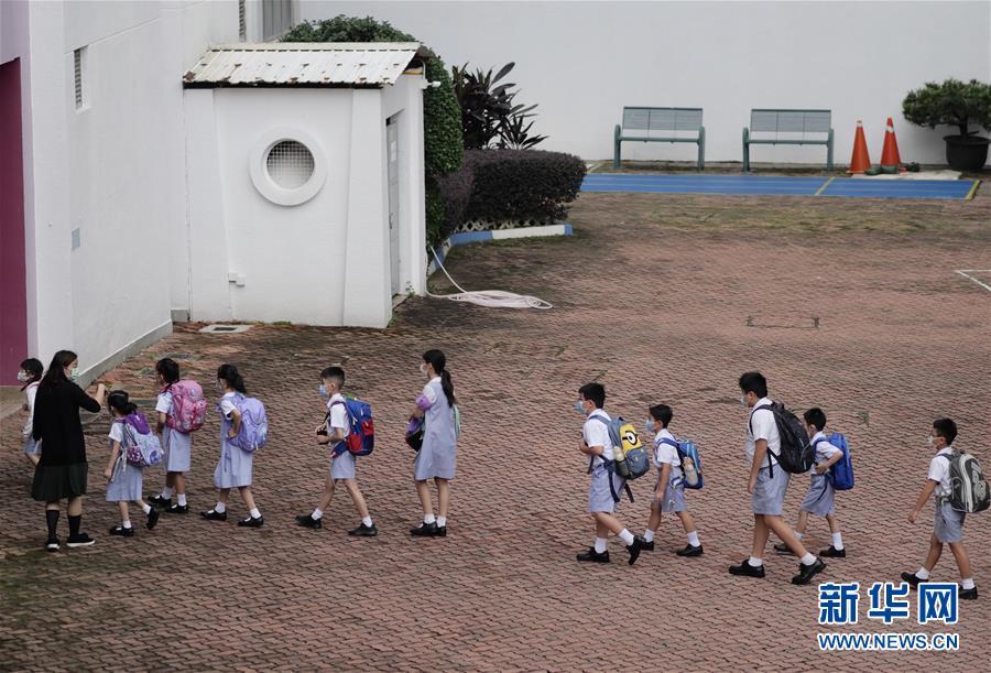 香港新冠肺炎疫情缓和 中小学校全面复课